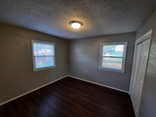 Building Photo - 133 Sunset Heights