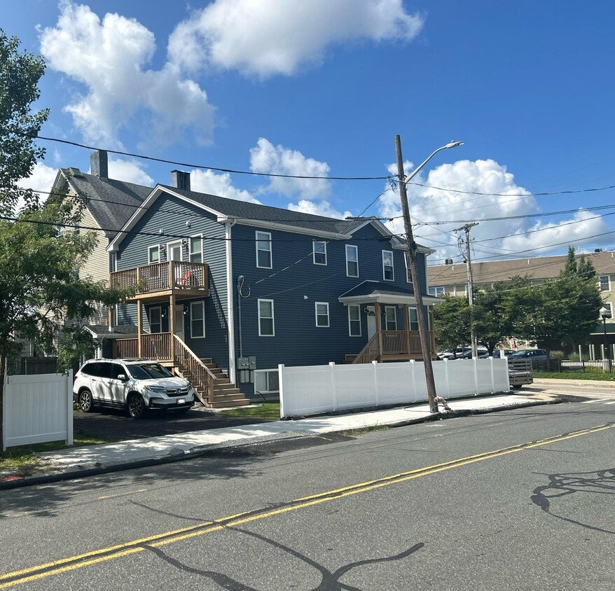 North East Facing - 472 Friendship St