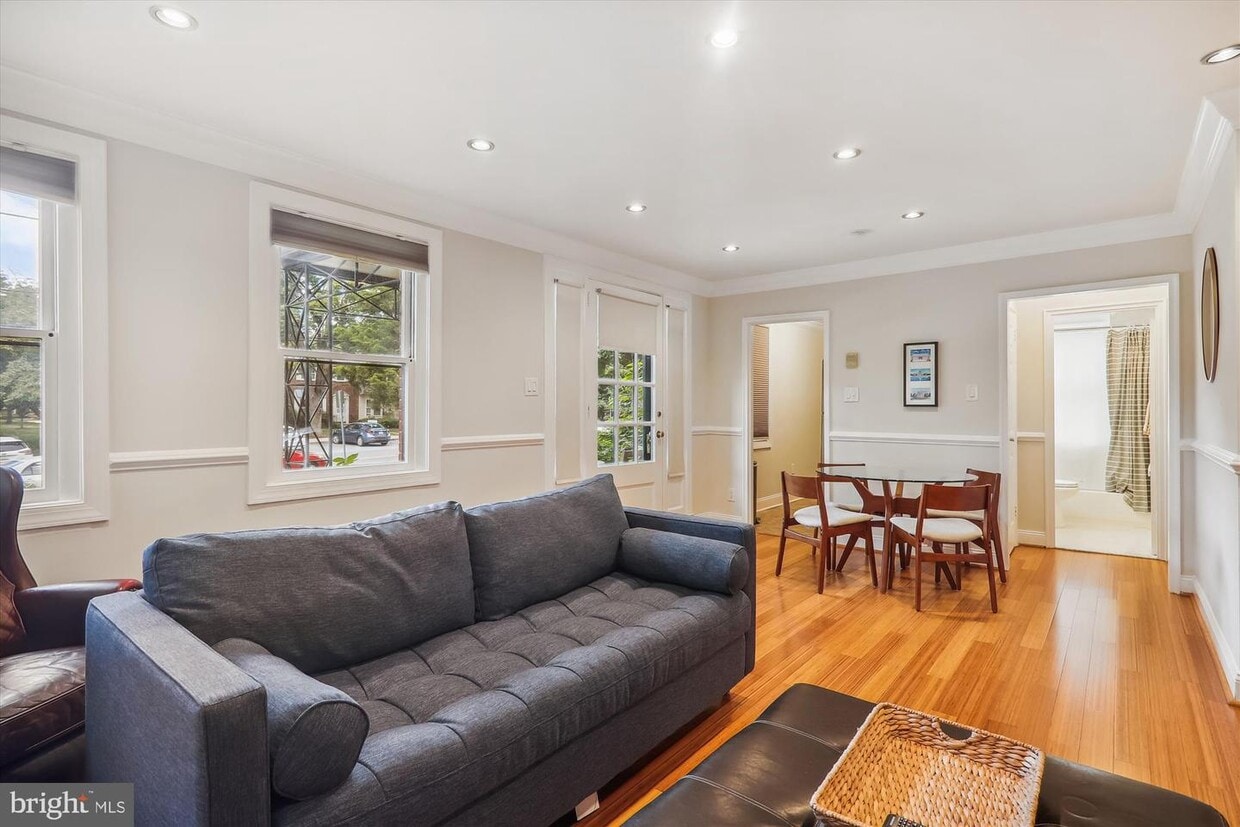 4824 Chevy Chase Dr Unit 102, Chevy Chase, MD 20815 Room for Rent in