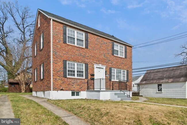 Foto del edificio - 2528 Wendover Rd