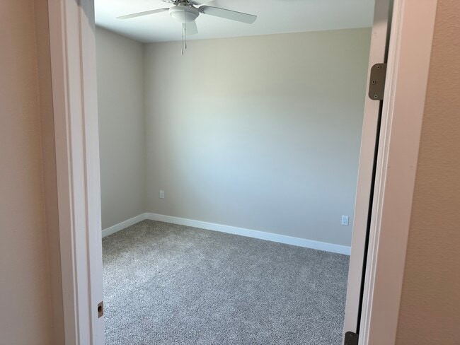 Building Photo - 2018 Maple St