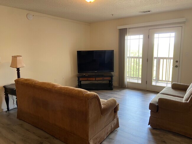 Foto del edificio - 1423 Harts Ridge Dr