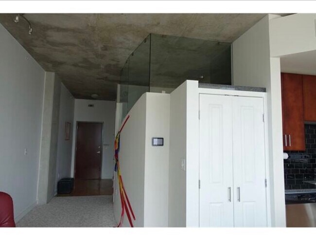 Building Photo - 360 Nueces St