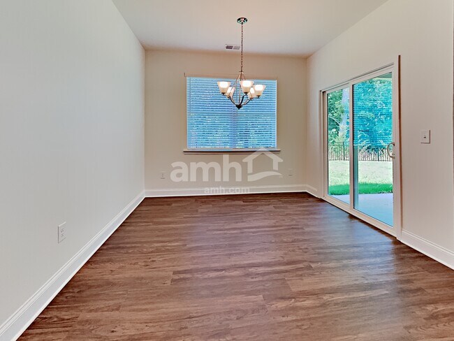 Building Photo - 245 Lake Vista Dr