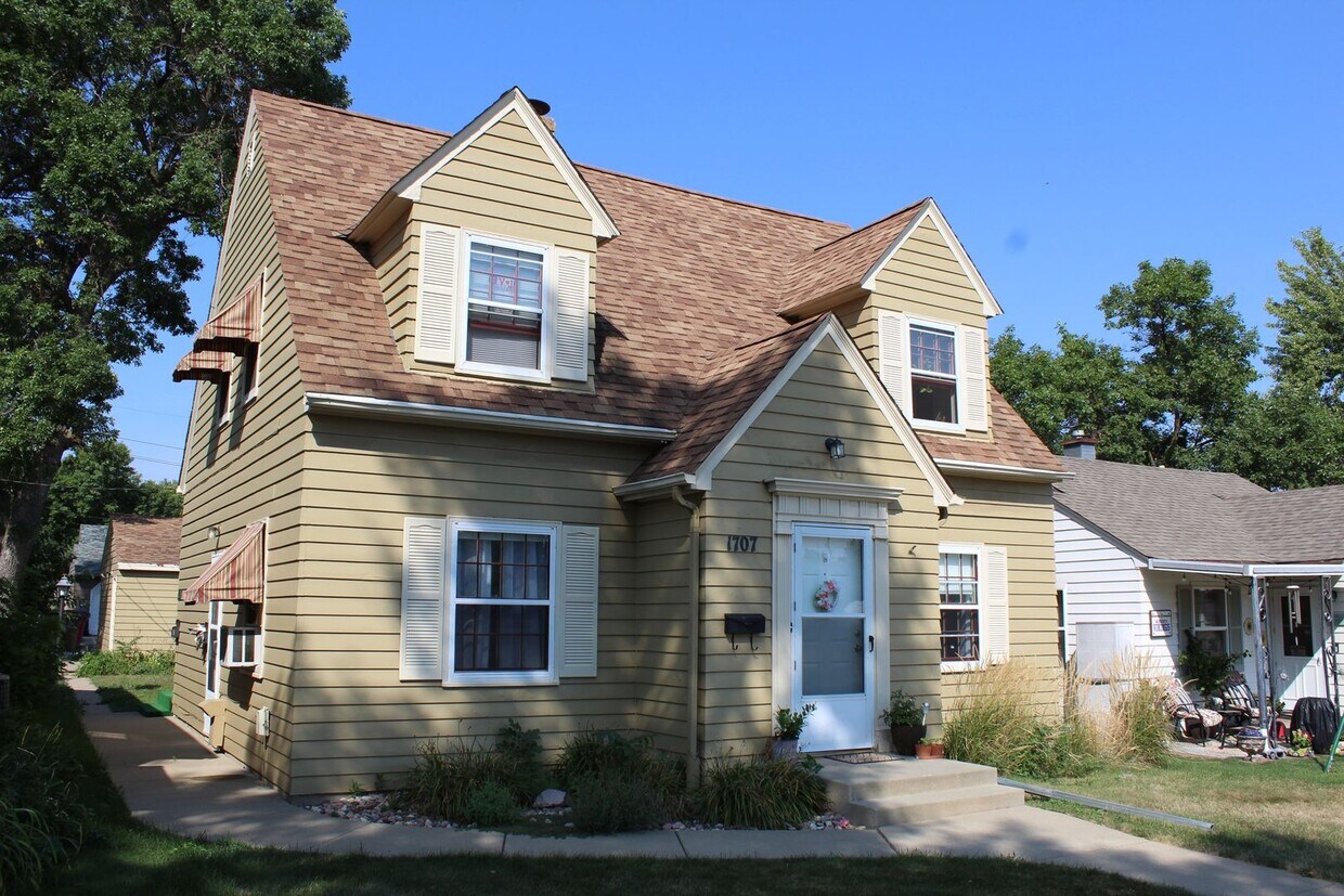 Building Photo - Fully Furnished 1 Bedroom Apartment for Rent!