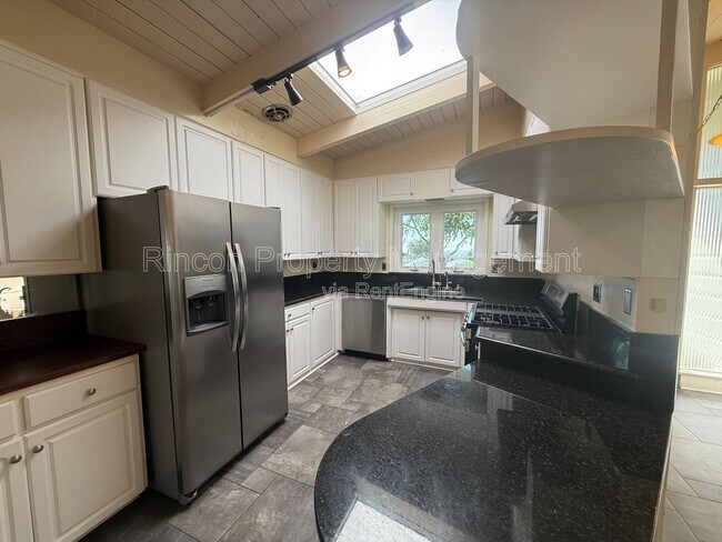 Foto del edificio - 3677 Willowick Dr