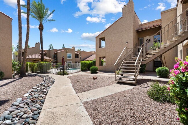 Foto del edificio - 8787 E Mountain View Rd