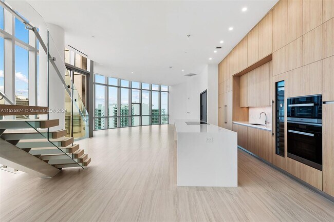 Foto del edificio - 851 NE 1st Ave