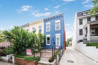 Building Photo - 329 L St NE