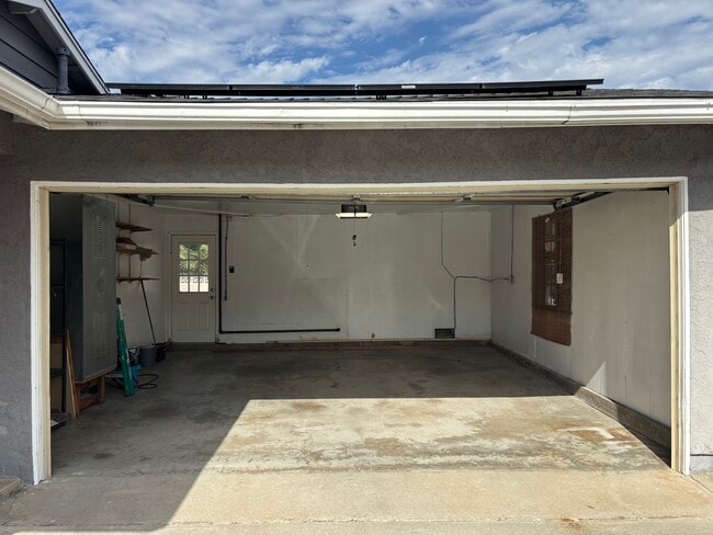 Building Photo - 677 Taft Ct