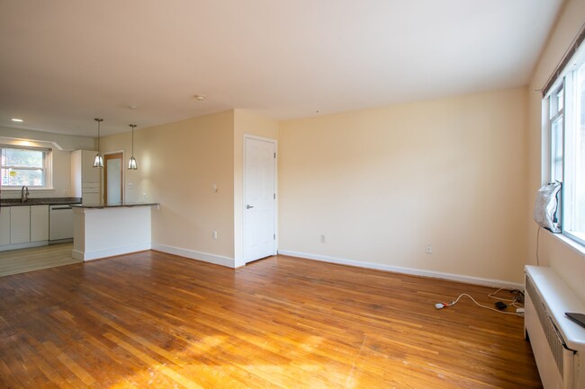 Foto del edificio - Lovely 2 BR/1.5 BA Townhome in Hyattsville...