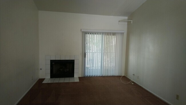 Foto del edificio - 2847 Blue Bonnet Dr