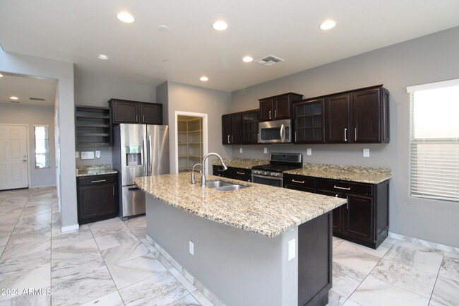 Foto del edificio - 10769 W Saddlehorn Rd