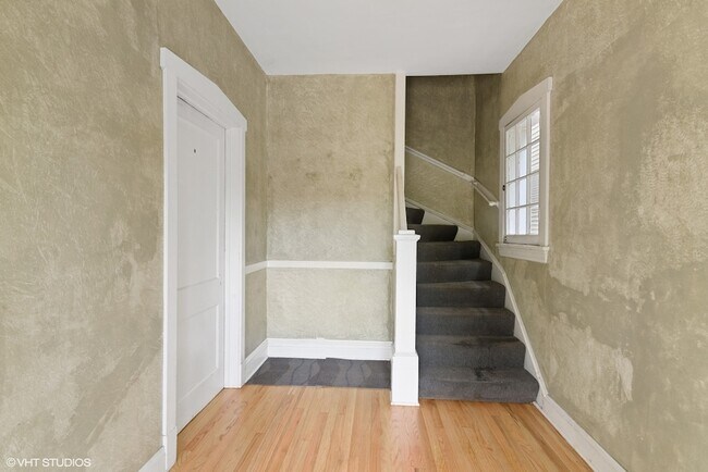 Foto del edificio - 1652 W Nelson St