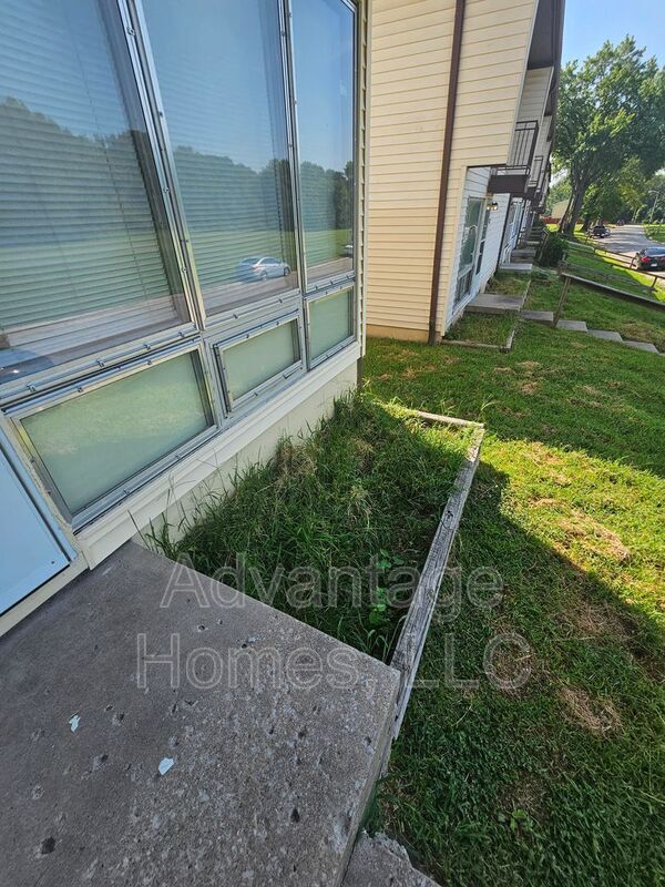 Foto del edificio - 827 N 70th Terrace