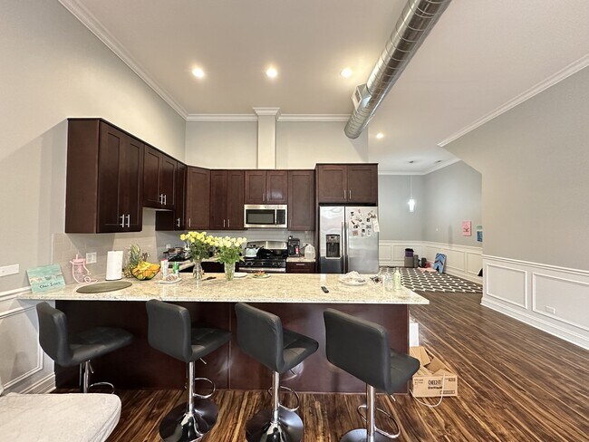 Foto del edificio - 3336 W Irving Park Rd