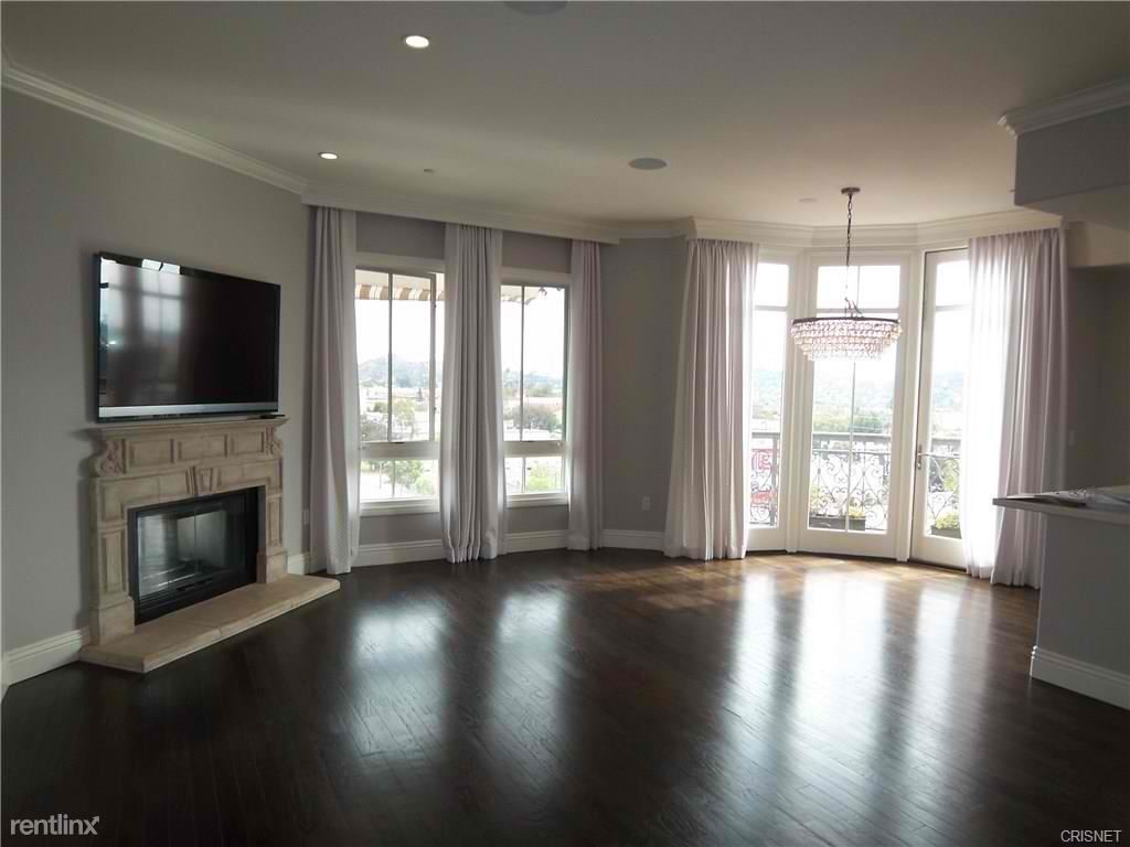 Primary Photo - 2 br, 3 bath House - 660 Caruso Ave
