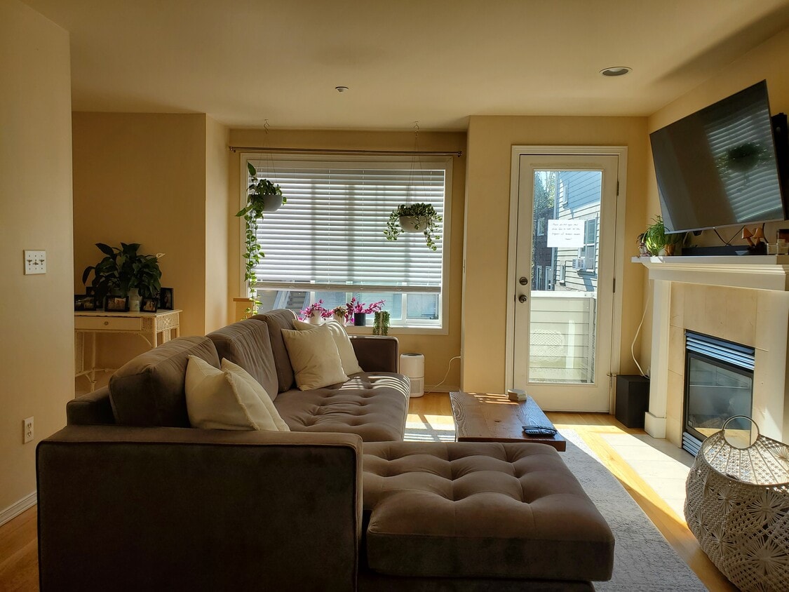 8535 Midvale Ave, Seattle, WA 98103 Townhome Rentals in Seattle WA