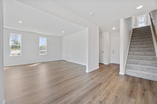 Building Photo - 6213 Sandbelt Dr