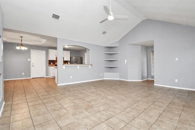 Building Photo - 18711 Driftwood Springs Dr