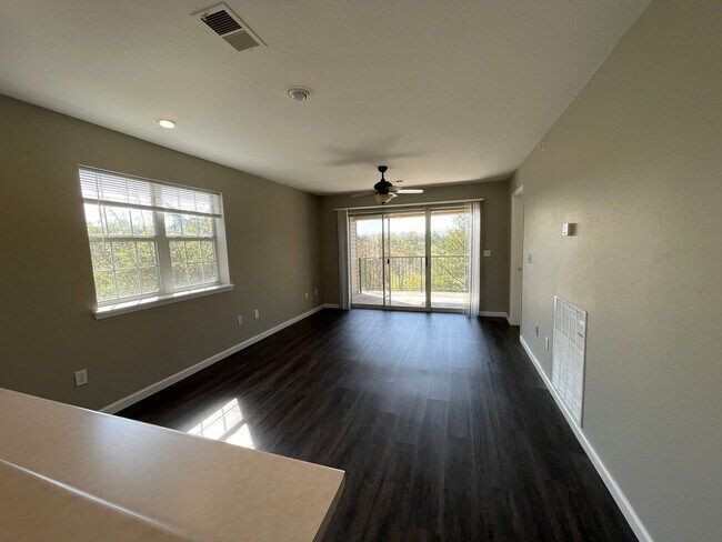 Foto del edificio - 2 bedroom 2 bath Apartment for Rent in Branson, Missouri -  Walk IN