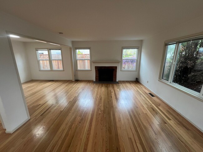 Building Photo - Fully upgraded 2 bed 2.5 bath house in Pal...