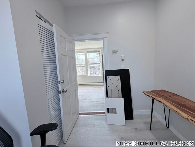 Foto del edificio - 739 Parker St
