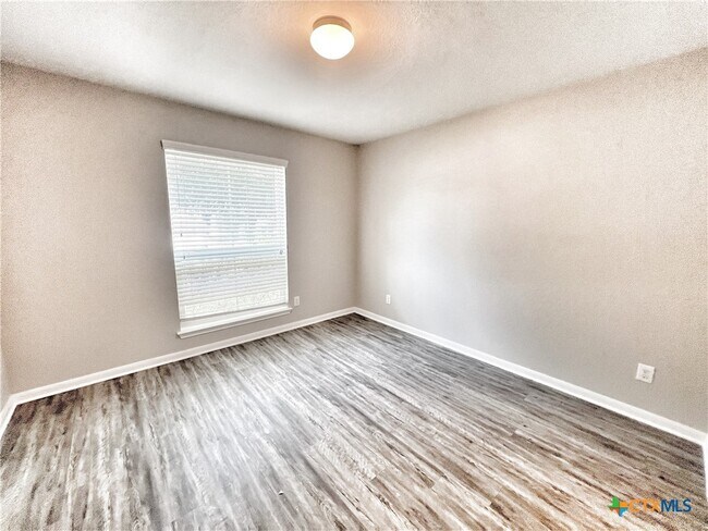 Building Photo - 761 Wolfeton Way