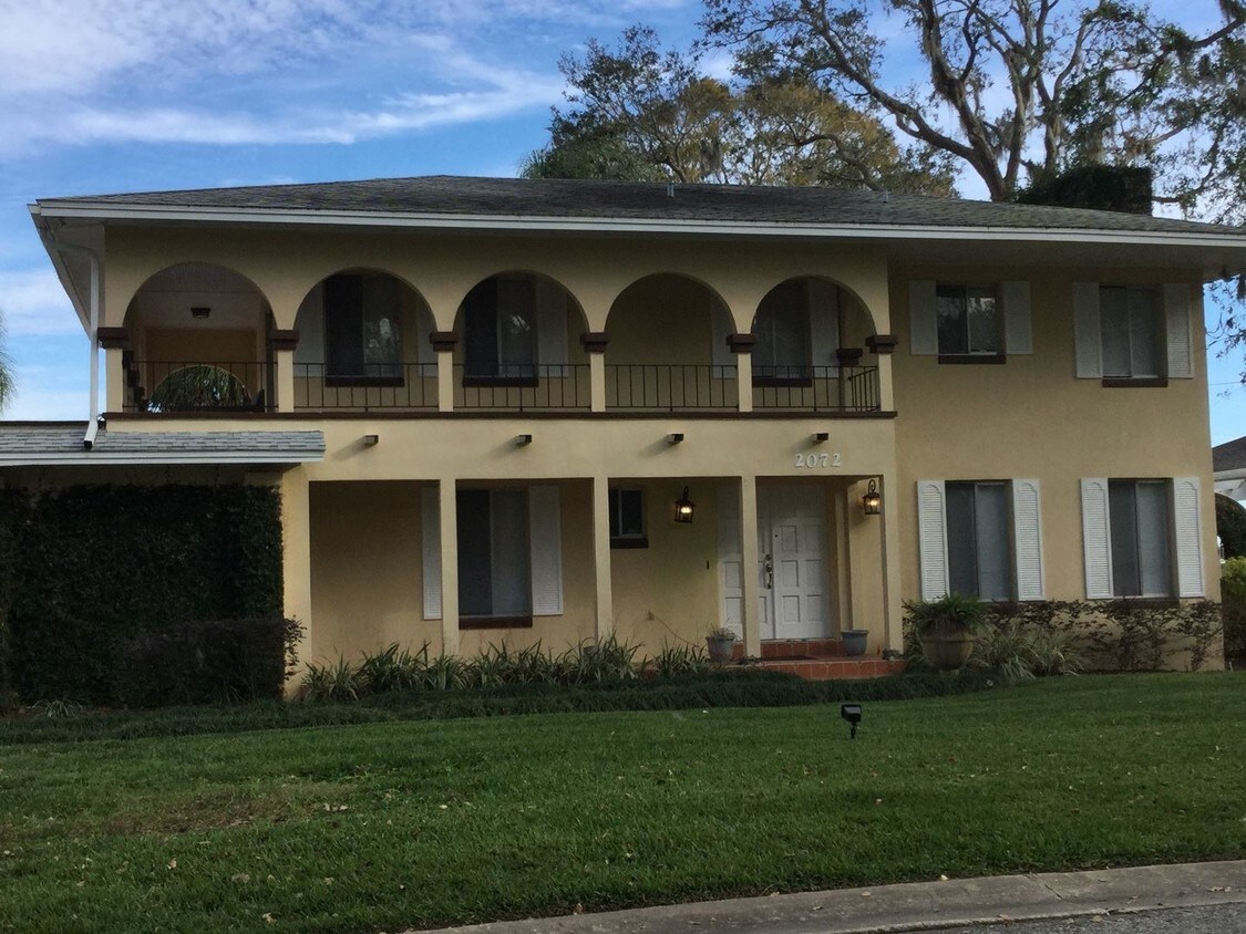 Primary Photo - 2072 Lake Dr
