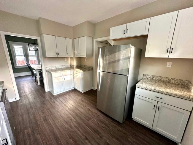 Building Photo - 1308 Leroy St