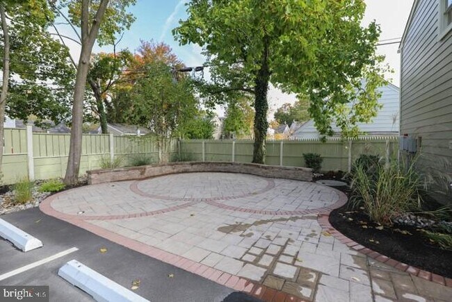 Foto del edificio - 112-114 E State St