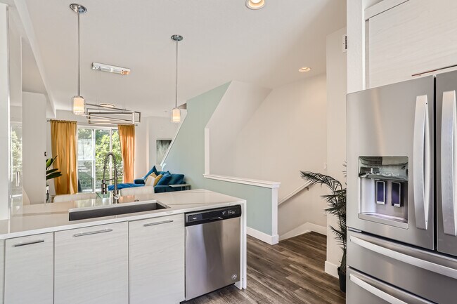 Kitchen - 5563 W 10th Ave