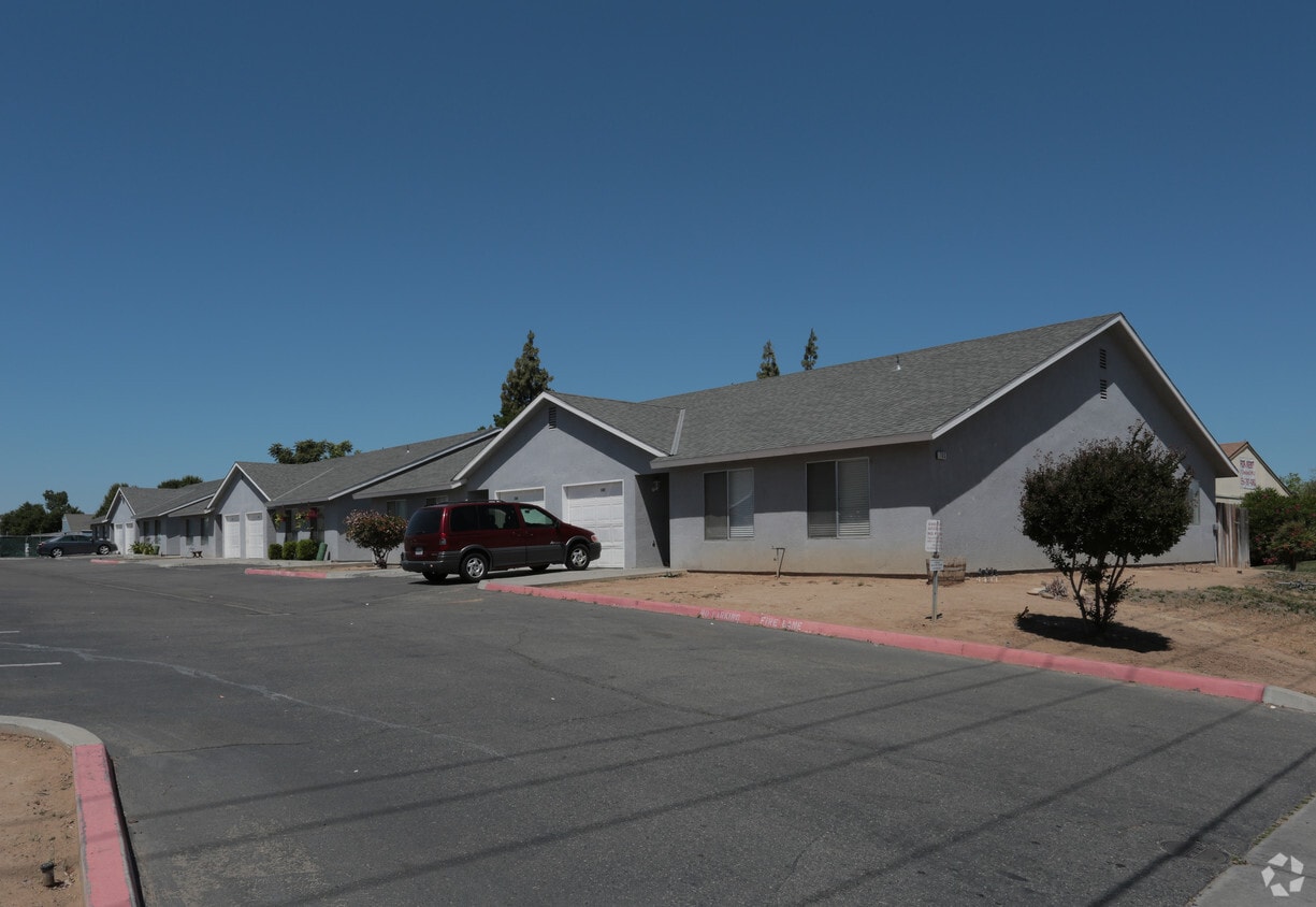 Primary Photo - 700 Sunnyside Ave