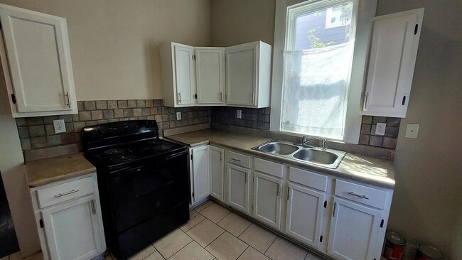 Foto del edificio - 423 E Sears St