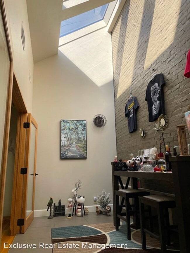 Building Photo - 1 br, 1 bath House - 422 Main Street Ste 203