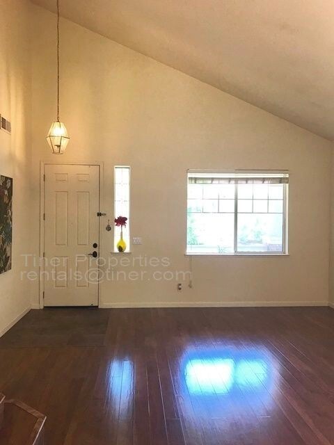Foto del edificio - Beautiful & Spacious Folsom Home