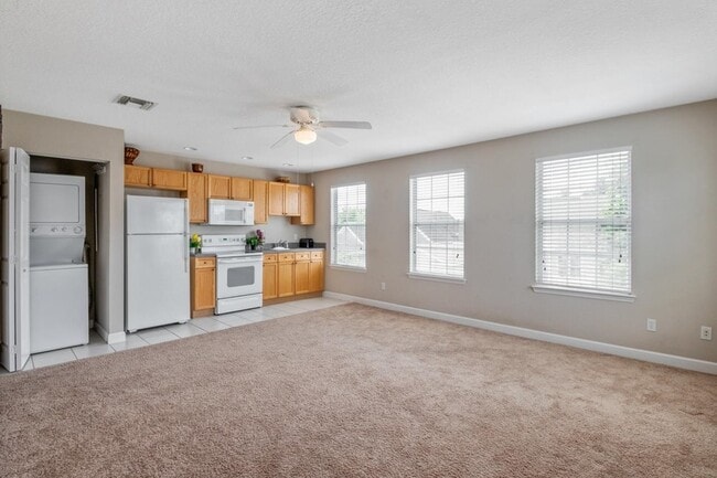 Building Photo - 3253 Stanhope Dr