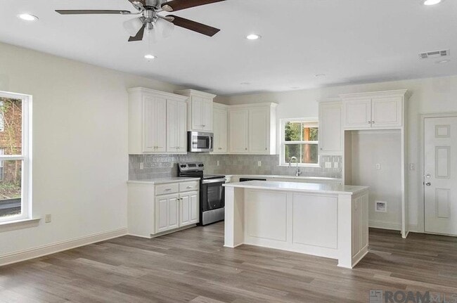 Building Photo - 6908 Goya Ave