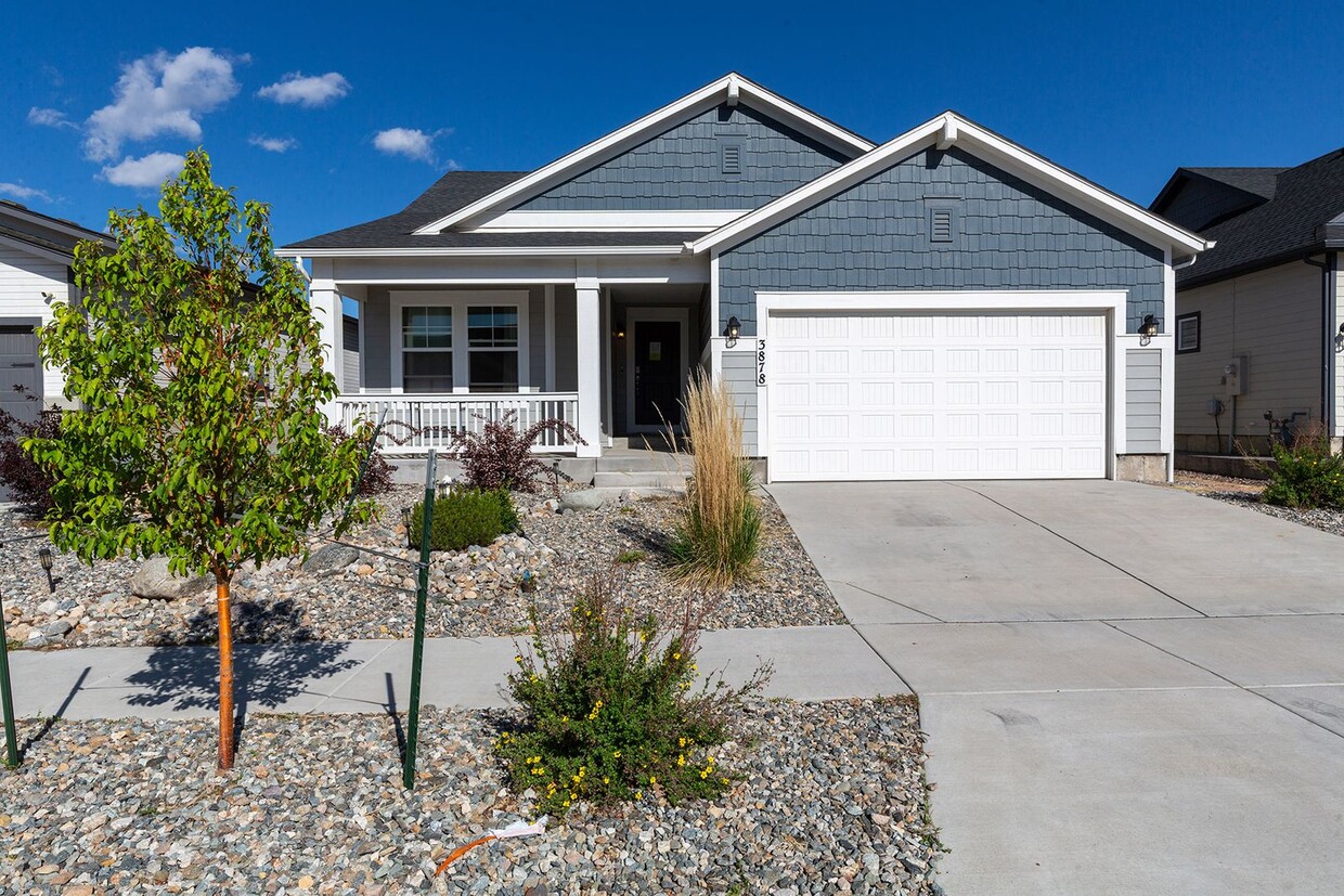 Primary Photo - Single Family Home for Rent off Powers Corridor