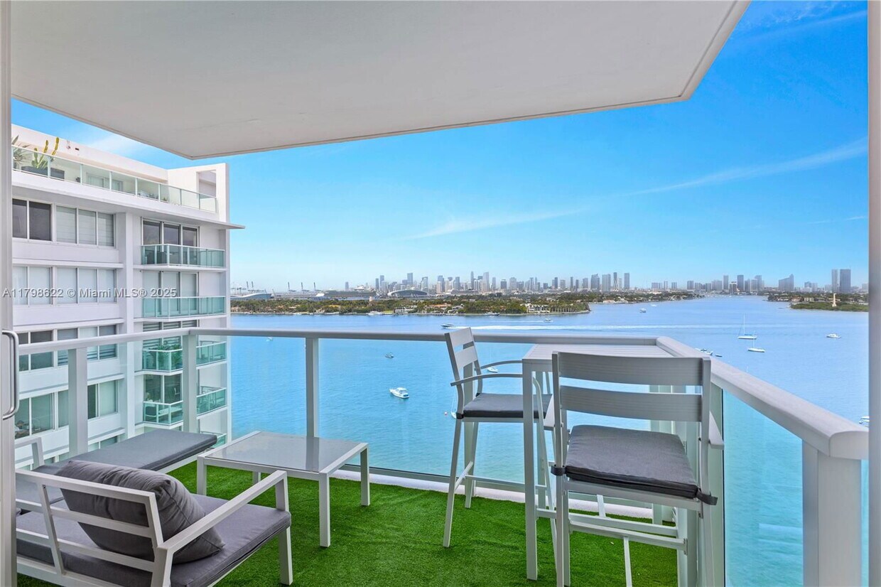 Foto principal - 1000 West Ave