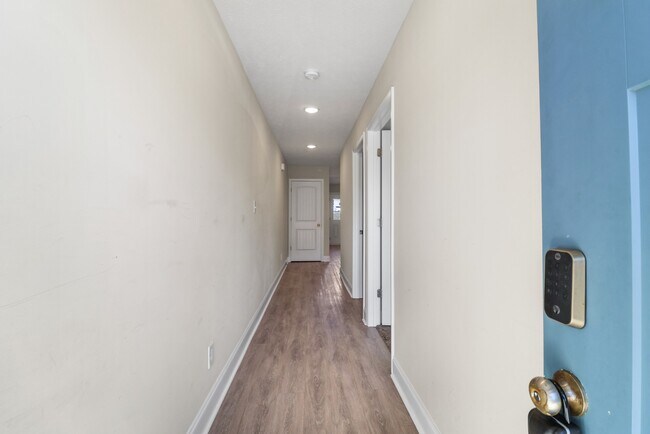 Foto del edificio - 1000 Henry Pl Blvd
