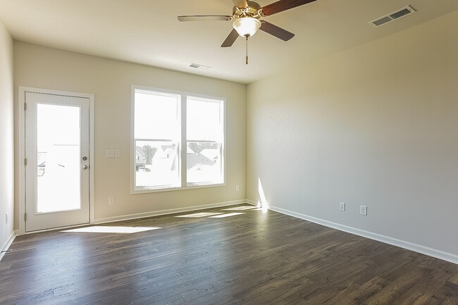 Building Photo - 745 Justify Lp
