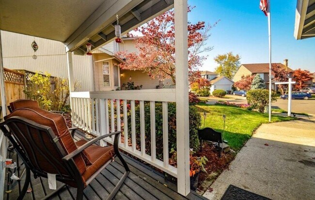 Building Photo - 2054 SE Quail Pointe Ct