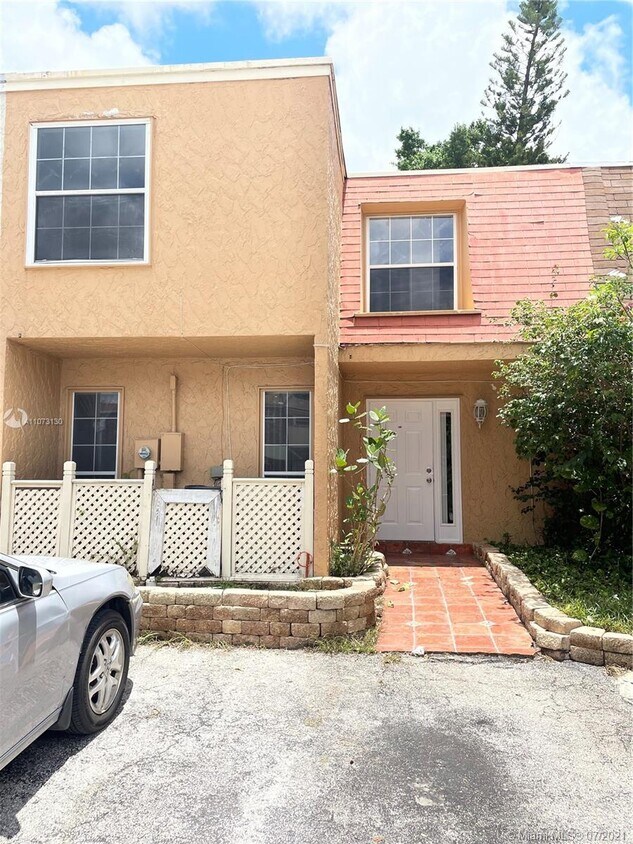 274 Sunshine Dr, Pompano Beach, FL 33066 Townhome Rentals in Pompano