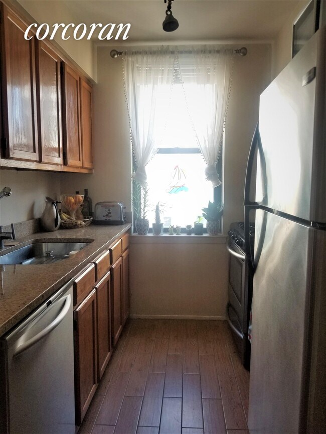 Building Photo - 254 Bedford Ave
