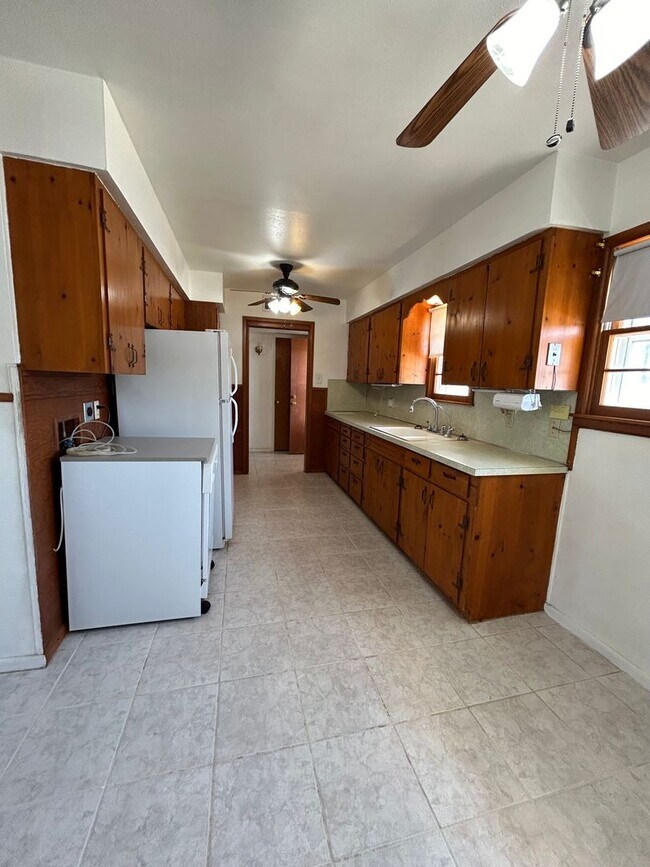 Foto del edificio - Easy access to downtown and shopping