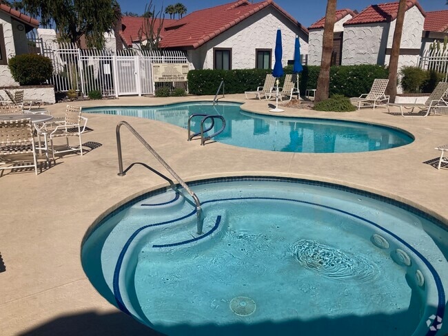Building Photo - 2330 Miramonte Cir E