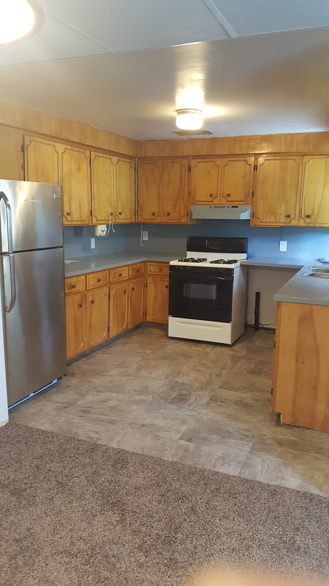 Kitchen with lots of cabs - 7553 Isleta Blvd SW