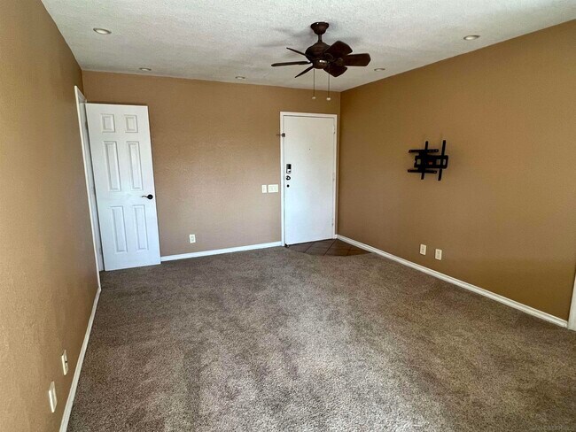 Building Photo - 3140 Midway Dr