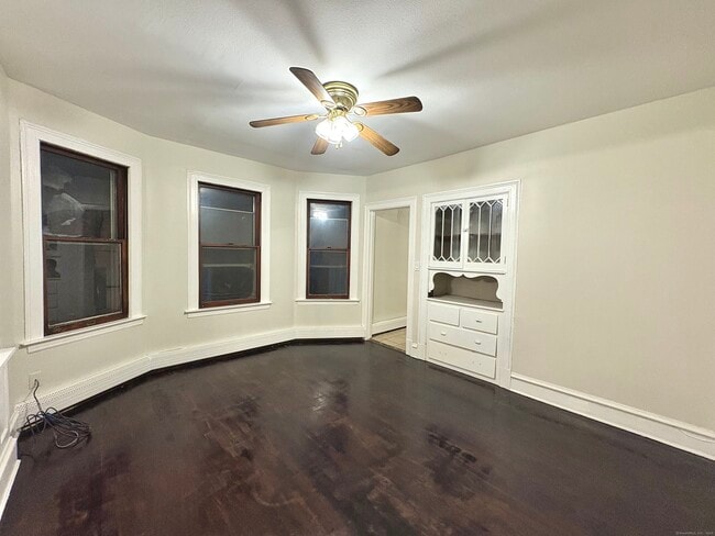 Building Photo - 72 Sterling St